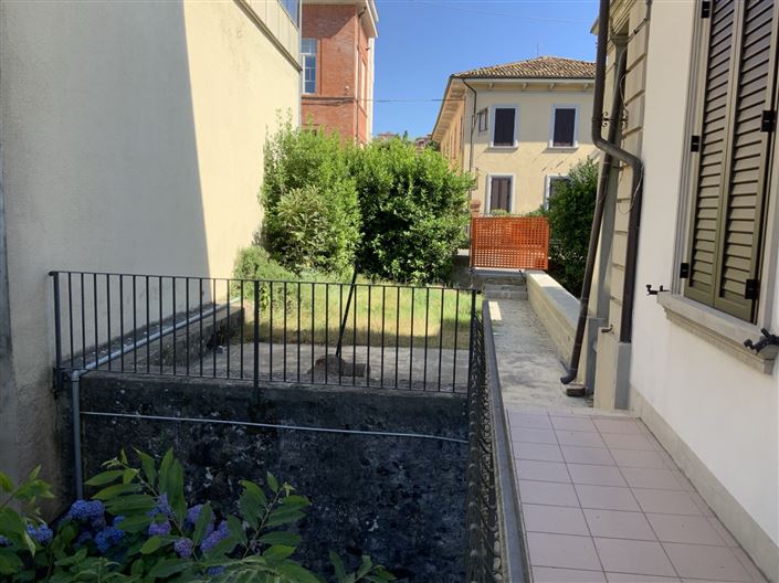 Image No.7-3 Bed Property for sale