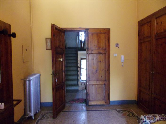 Image No.9-2 Bed Property for sale