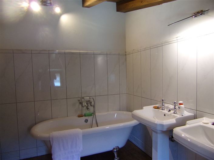 Image No.10-2 Bed Property for sale