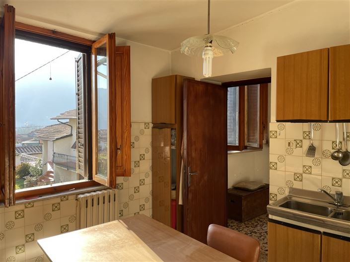 Image No.15-5 Bed Property for sale