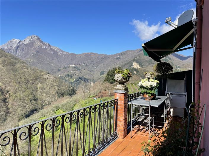 Image No.17-3 Bed Property for sale