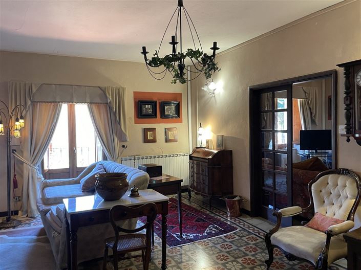 Image No.19-3 Bed Property for sale