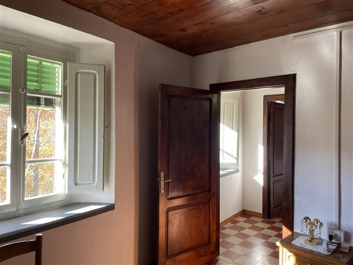 Image No.12-4 Bed Property for sale