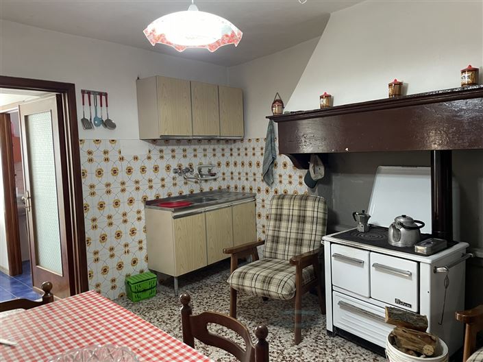 Image No.3-4 Bed Property for sale