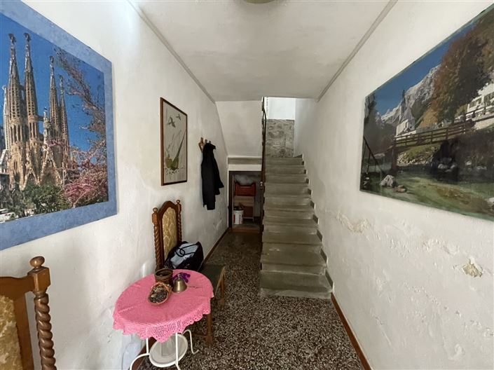 Image No.4-4 Bed Property for sale