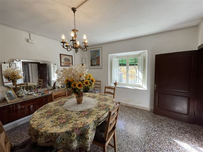 Image No.6-4 Bed Property for sale