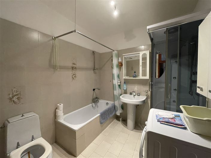 Image No.10-2 Bed Property for sale