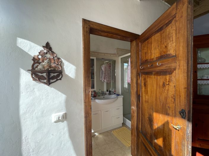 Image No.15-4 Bed Property for sale