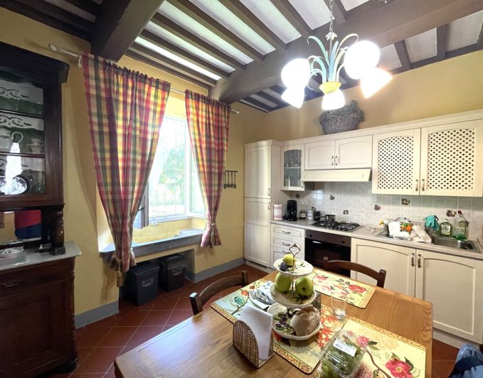 Image No.6-4 Bed Property for sale