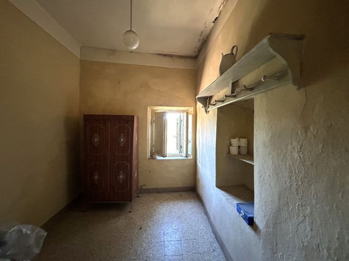 Image No.9-Propriété de 4 chambres à vendre à Lucca