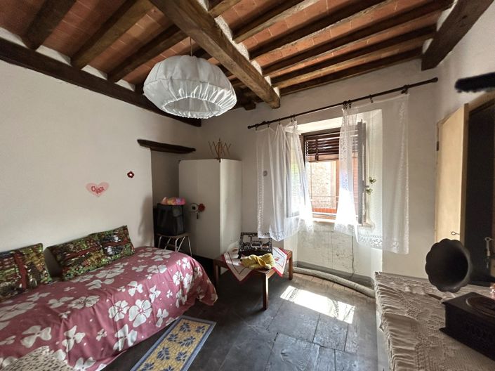 Image No.13-4 Bed Property for sale