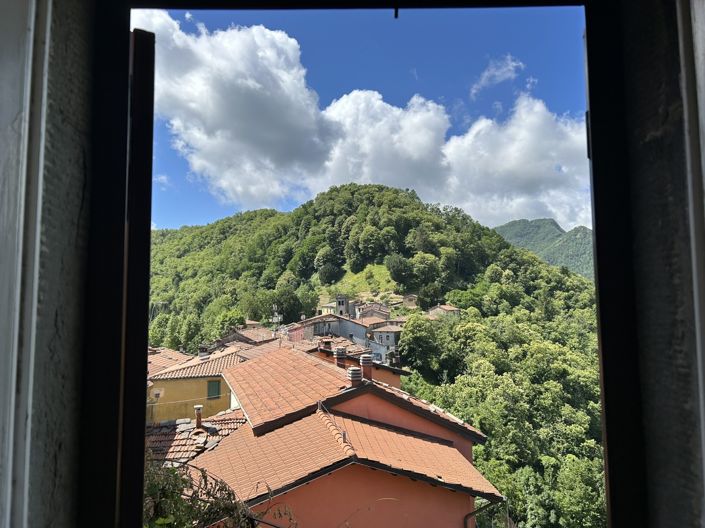 Image No.14-4 Bed Property for sale