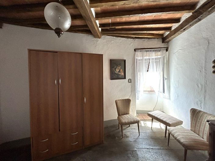 Image No.17-4 Bed Property for sale