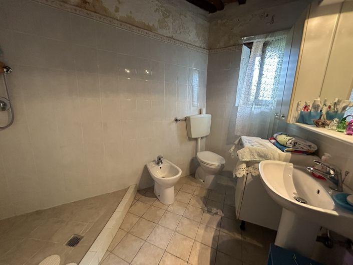 Image No.18-4 Bed Property for sale