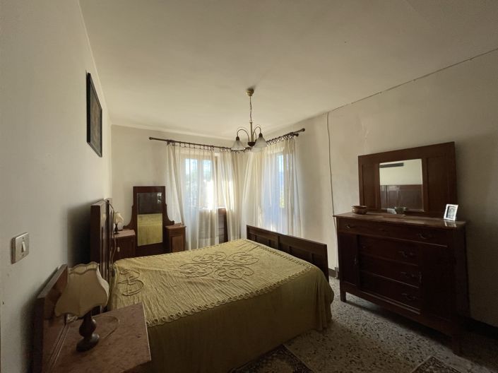 Image No.14-3 Bed Property for sale