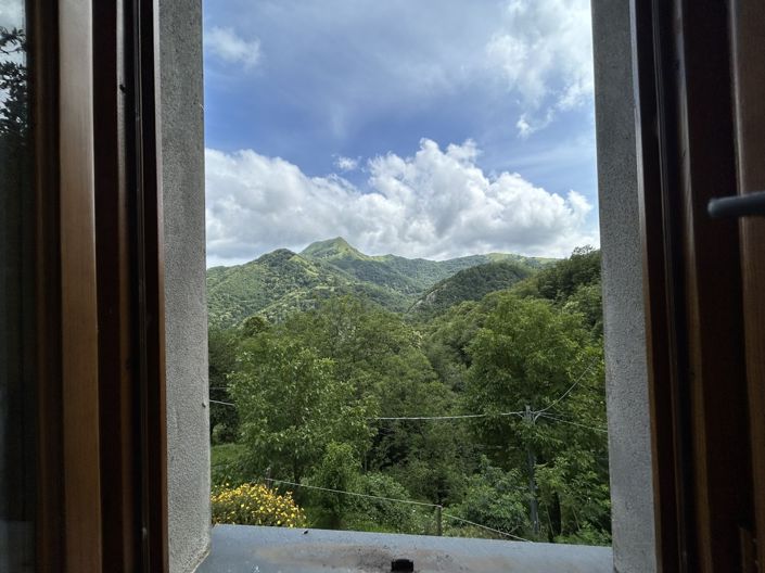 Image No.11-2 Bed Property for sale