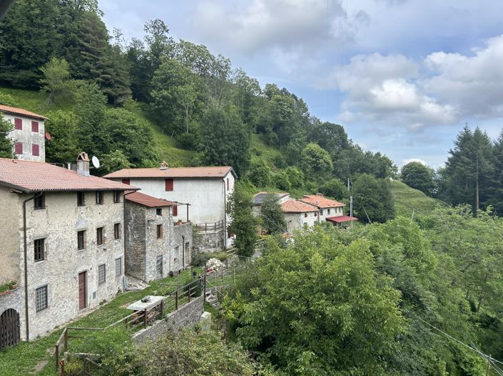 Image No.19-2 Bed Property for sale