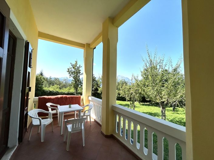 Image No.12-5 Bed Property for sale