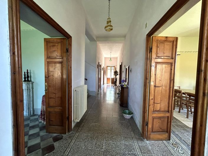 Image No.5-5 Bed Property for sale