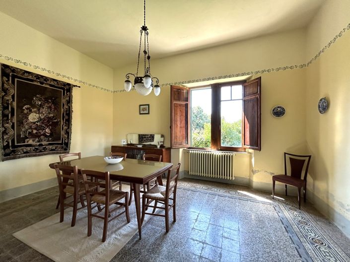 Image No.7-5 Bed Property for sale