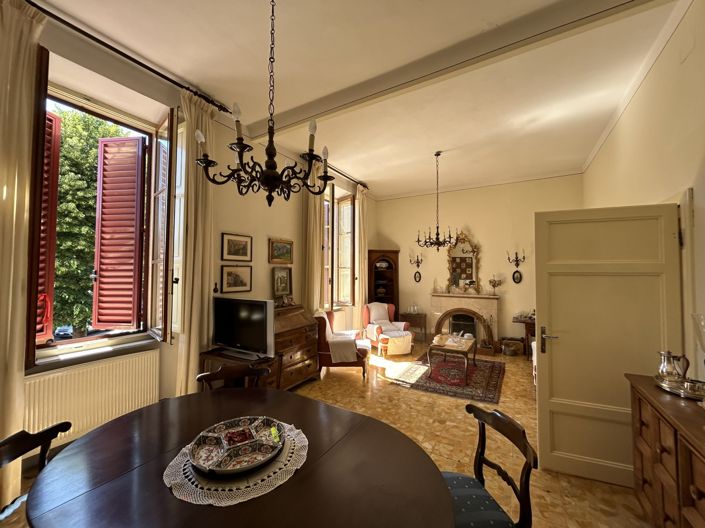 Image No.7-3 Bed Property for sale