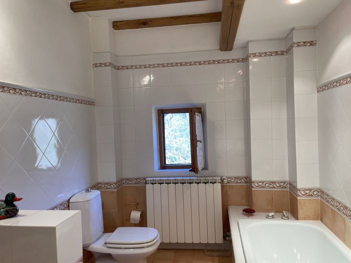 Image No.15-4 Bed Property for sale