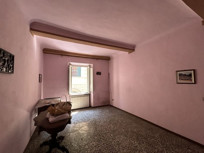 Image No.7-2 Bed Property for sale