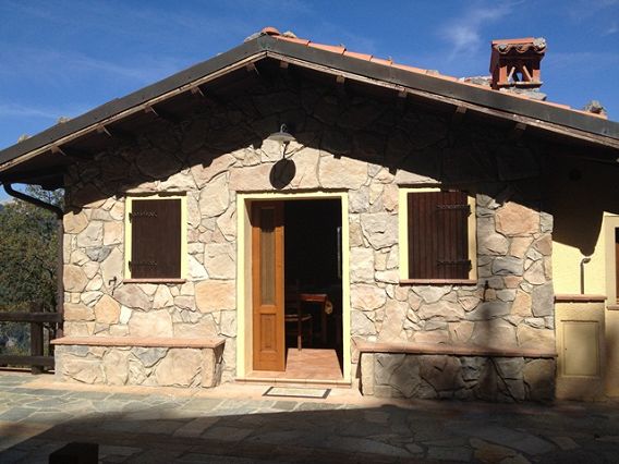 Image No.3-8 Bed Property for sale