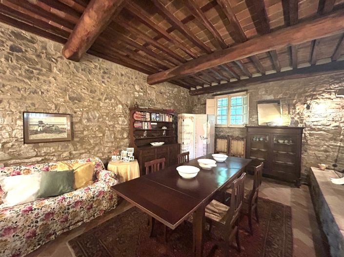 Image No.14-Propriété de 4 chambres à vendre à Lucca