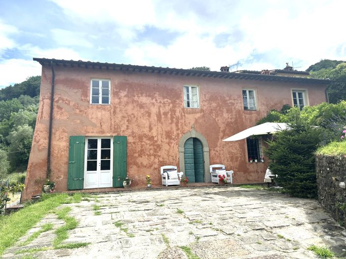 Image No.2-Propriété de 4 chambres à vendre à Lucca