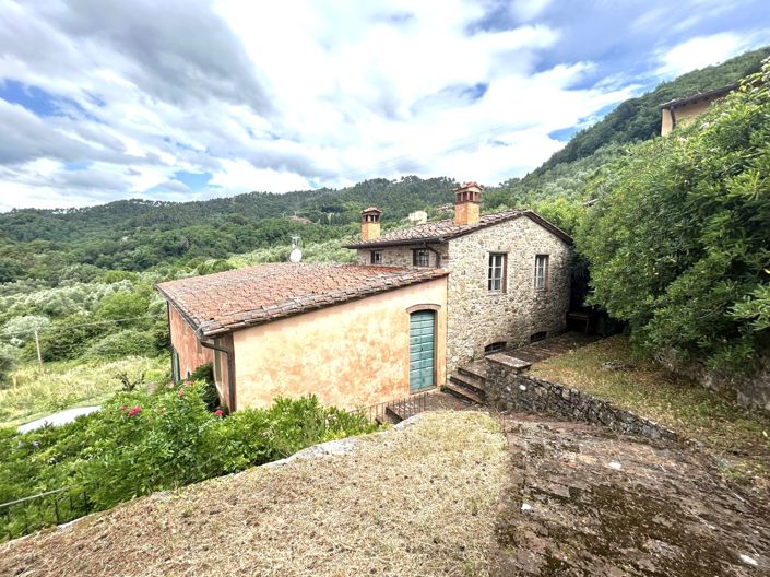 Image No.3-Propriété de 4 chambres à vendre à Lucca