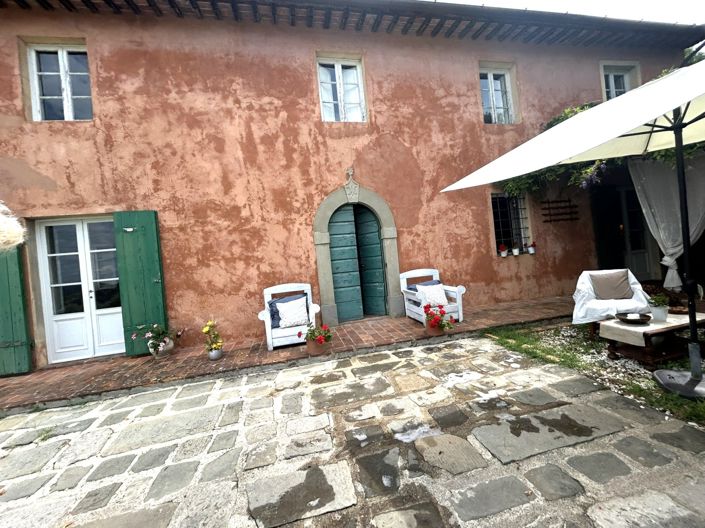 Image No.8-Propriété de 4 chambres à vendre à Lucca