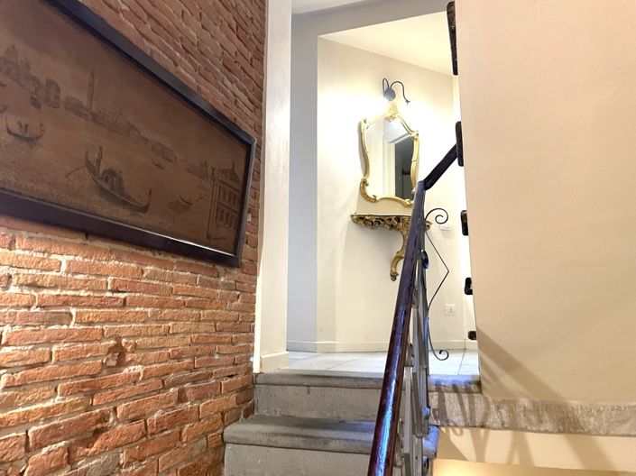 Image No.16-4 Bed Property for sale