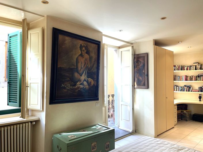 Image No.6-4 Bed Property for sale