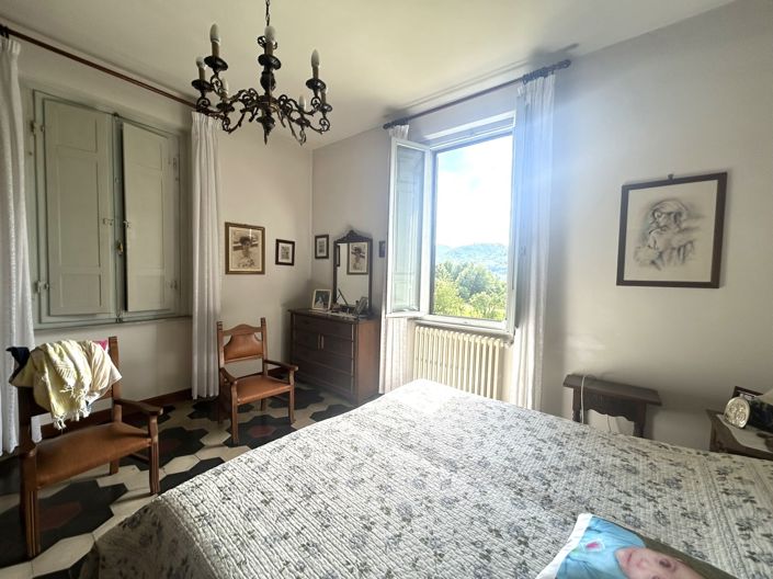 Image No.13-4 Bed Property for sale