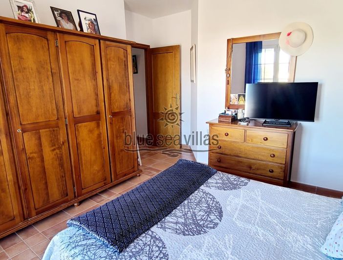 Image No.6-5 Bed Townhouse for sale