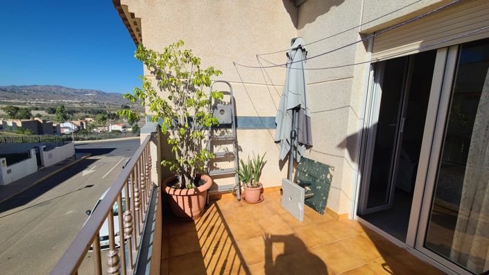 Image No.21-3 Bed Townhouse for sale