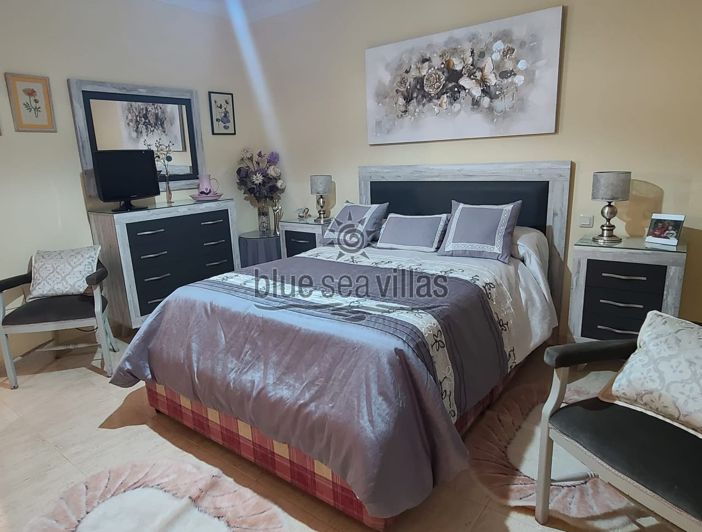 Image No.41-3 Bed Townhouse for sale