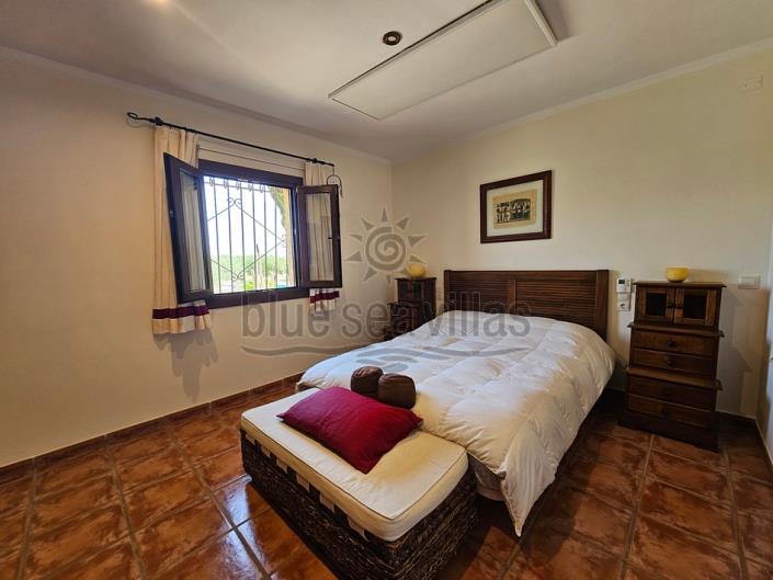 Image No.24-3 Bed Villa for sale