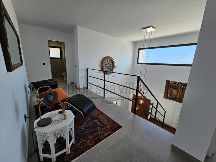 Image No.45-4 Bed Villa / Detached for sale