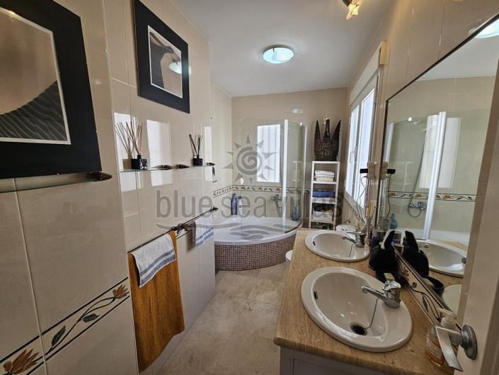 Image No.13-3 Bed Villa for sale