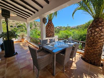 Outside-terraces-Calle-Calandria-1489--2-_opt