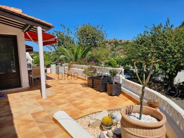 Outside-terraces-Calle-Calandria-1489--4-_opt---copia