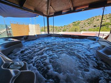 Roof-terrace-jacuzzi-Calle-Calandria-1489--3-_opt