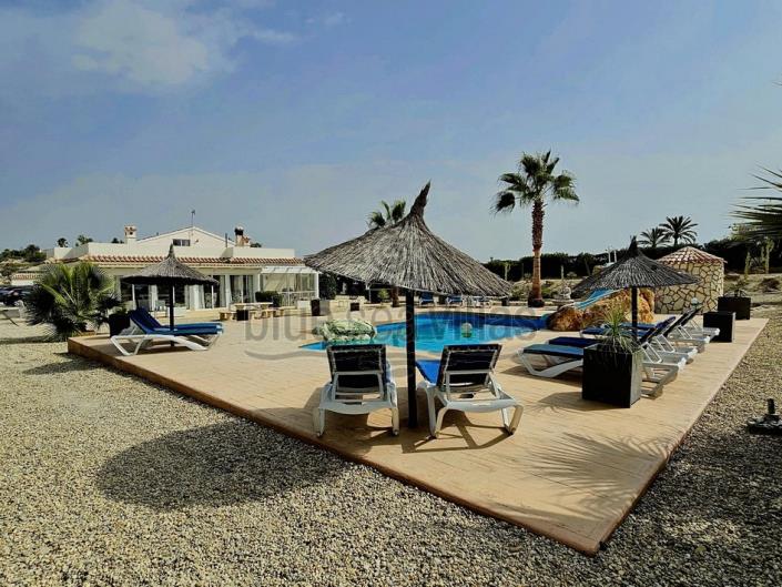 Image No.4-9 Bed Villa / Detached for sale