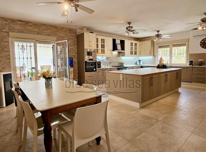 Image No.7-9 Bed Villa / Detached for sale