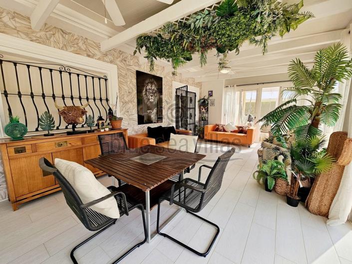 Image No.15-9 Bed Villa / Detached for sale