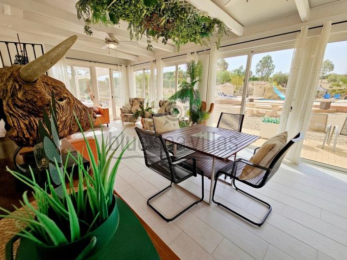 Image No.12-9 Bed Villa / Detached for sale