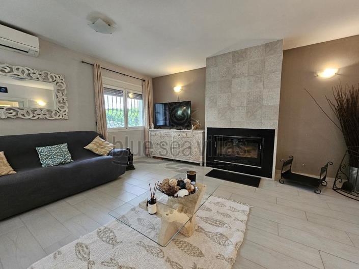 Image No.19-9 Bed Villa / Detached for sale