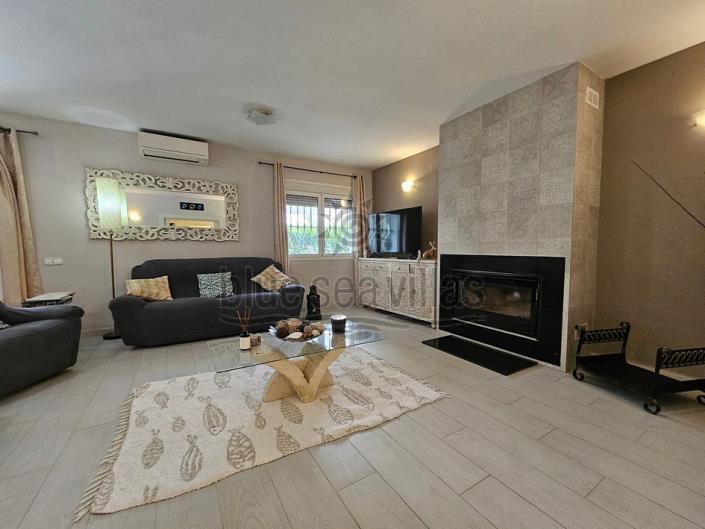 Image No.20-9 Bed Villa / Detached for sale